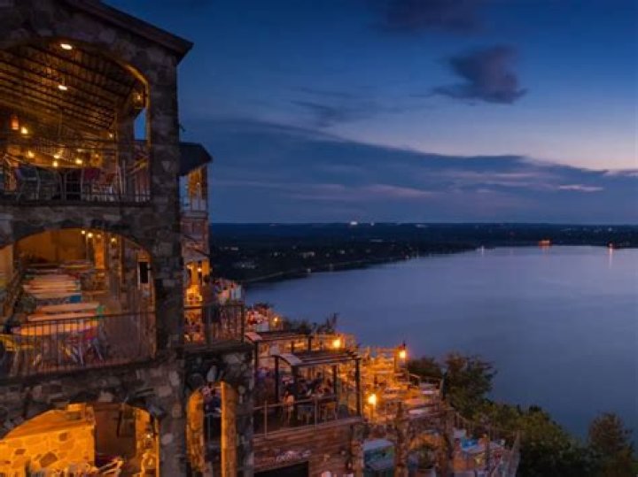 8 Beautiful Texas Restaurants Perfect For Your Next Date Night