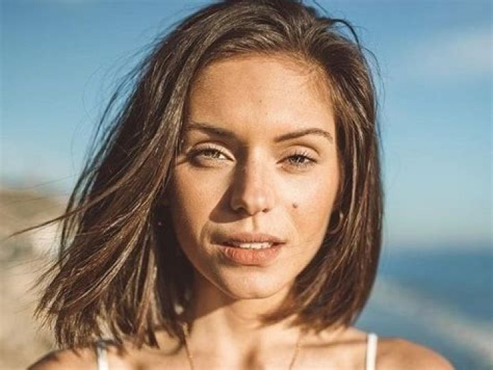 Alyssa Lynch Bio, Age, Height Models Biography
