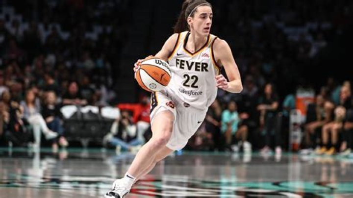 Caitlin Clark's BF Connor heaps praise on Iowa Hawkeyes' guard's