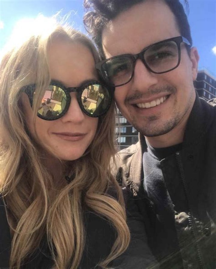 Cameron Friscia and Kat Timpf's marriage, family, and net worth Tuko