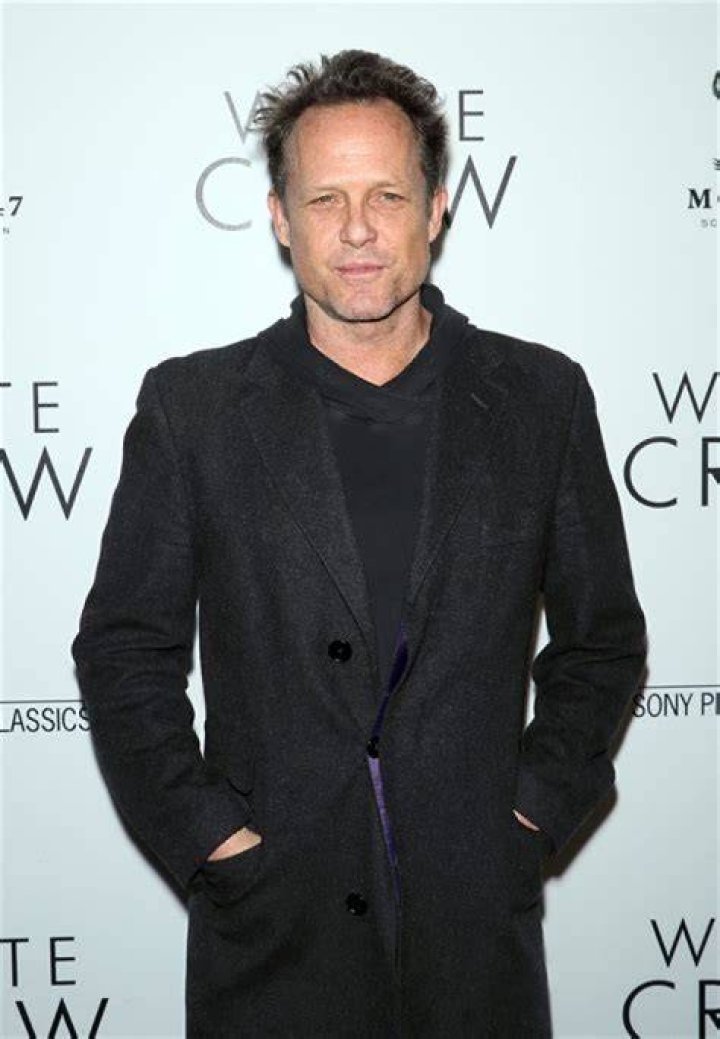Dean Winters Affair, Height, Net Worth, Age, Career, and More