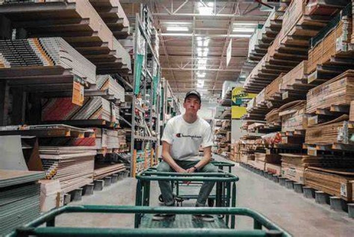 Is Lowes Going Out of Business? StartBusinessTips