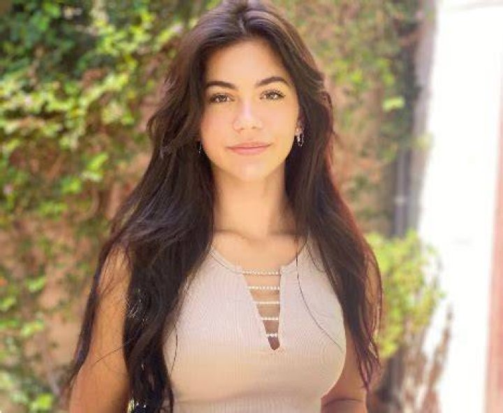 Mia Sweitzer Bio, Wiki, Age Boyfriend, Fitness Height Tik Tok And More